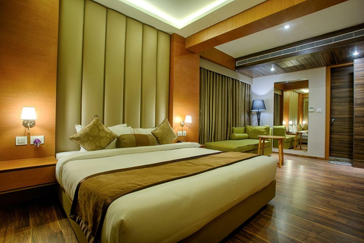 Four Vedas Hotel & Resort Siliguri Zewnętrze zdjęcie