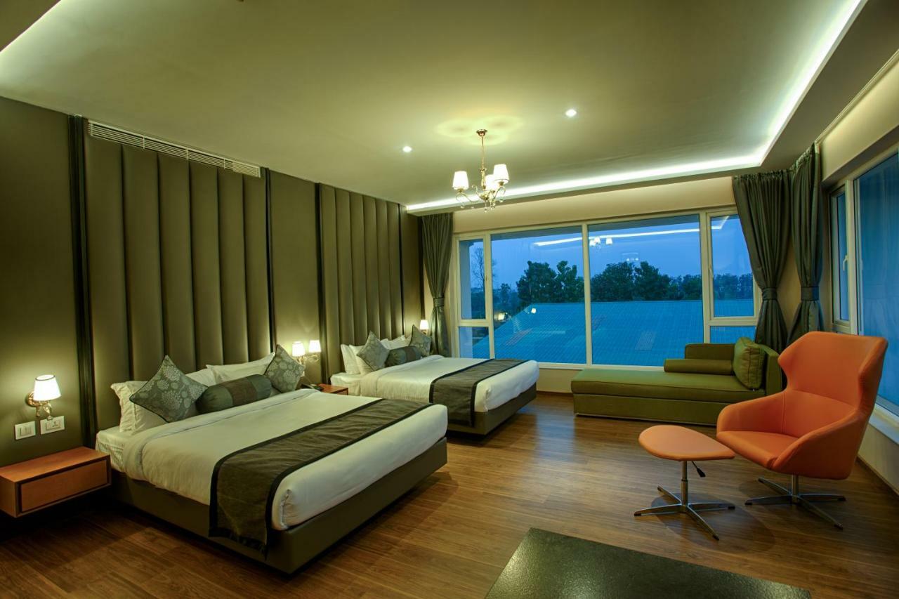 Four Vedas Hotel & Resort Siliguri Zewnętrze zdjęcie