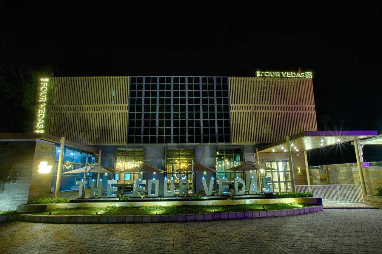 Four Vedas Hotel & Resort Siliguri Zewnętrze zdjęcie