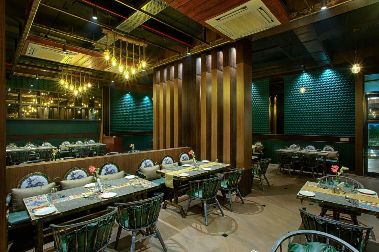 Four Vedas Hotel & Resort Siliguri Zewnętrze zdjęcie