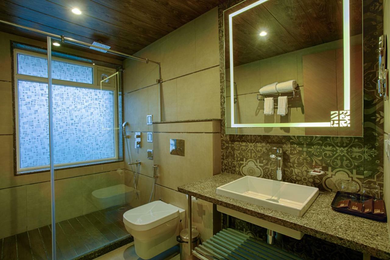 Four Vedas Hotel & Resort Siliguri Zewnętrze zdjęcie