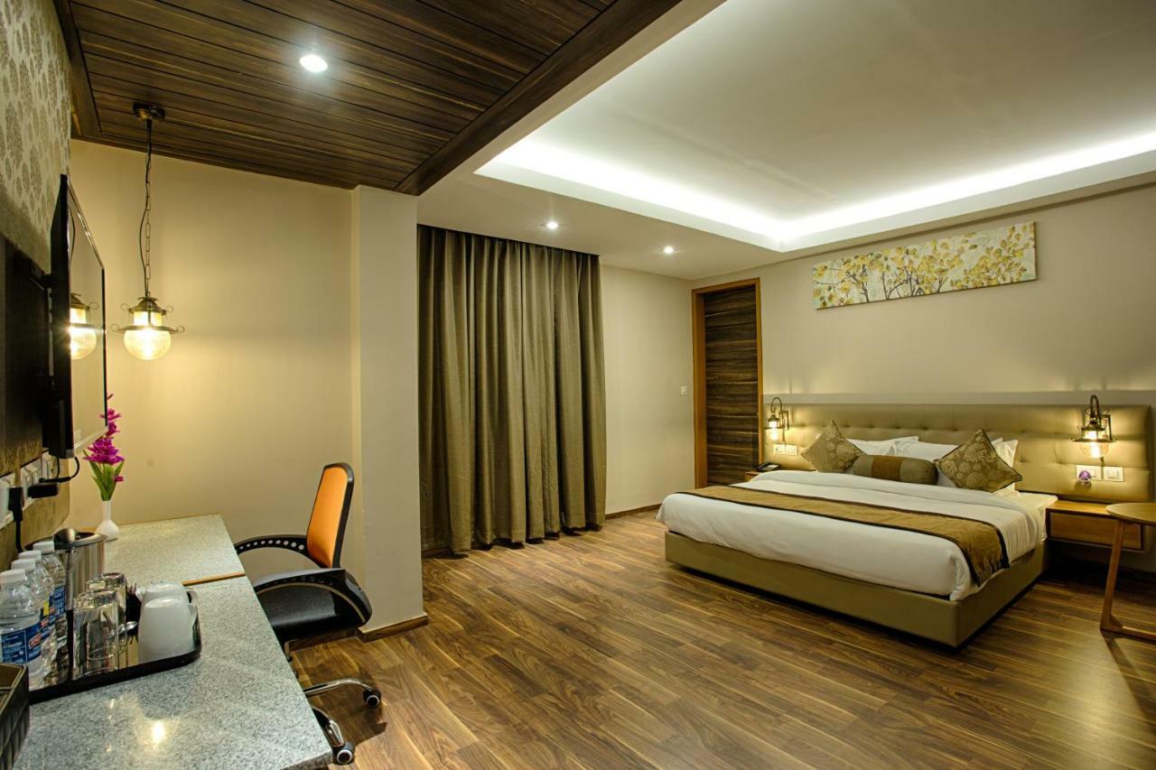 Four Vedas Hotel & Resort Siliguri Zewnętrze zdjęcie